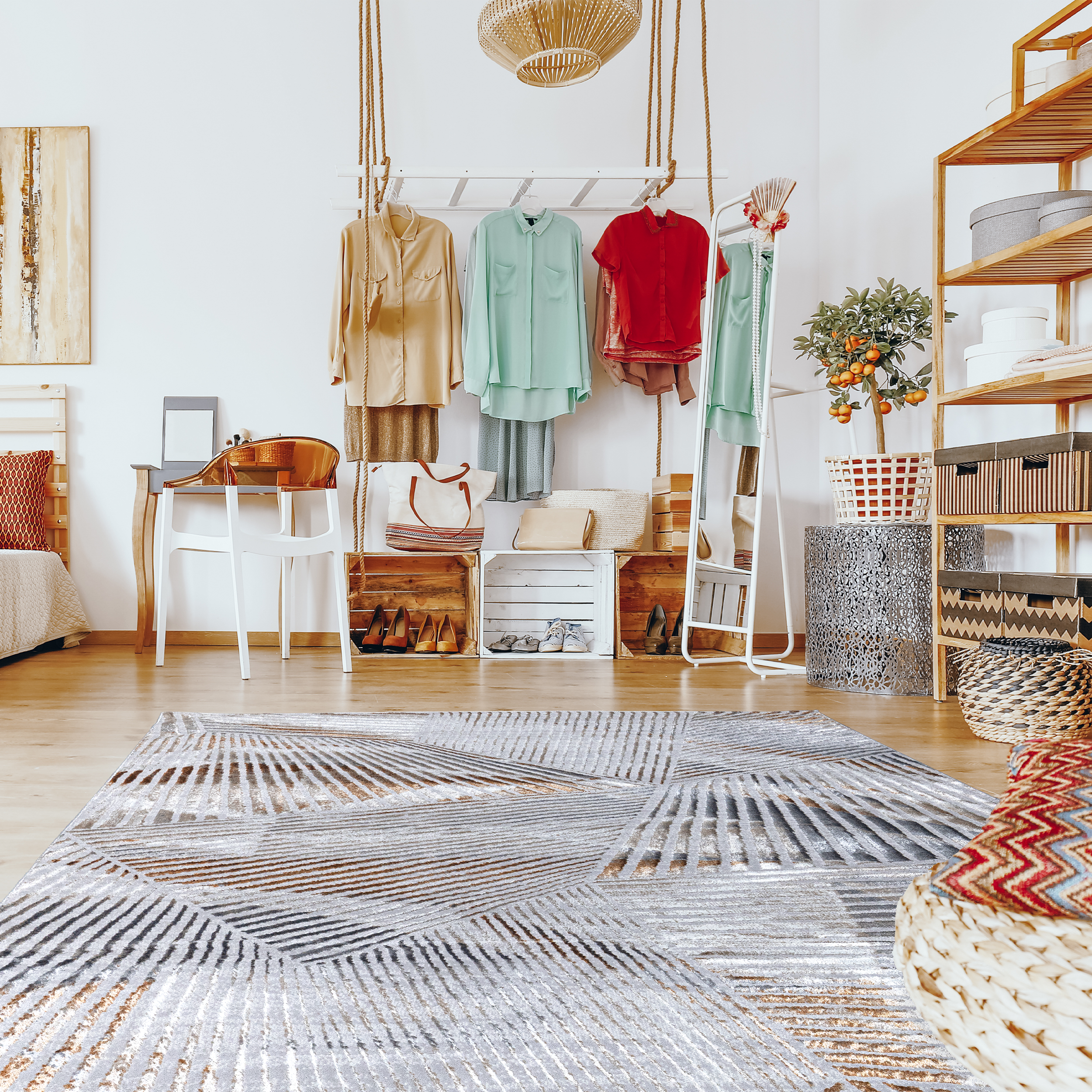 Modern Serenity Grey Distressed Rug with Linear Accents